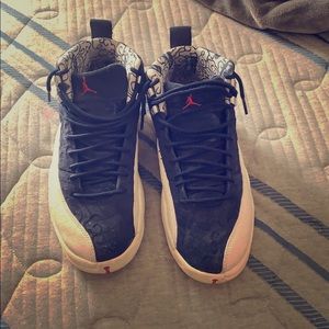 Jordan 12s International Flight SIZE 7.5 in men